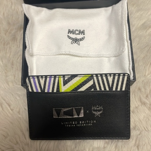 ✨ MCM Limited Edition Tobias Rehberger Cardholder✨ - Picture 3 of 11